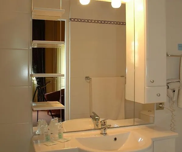 Chateau Le Haget Hotel Montesquiou